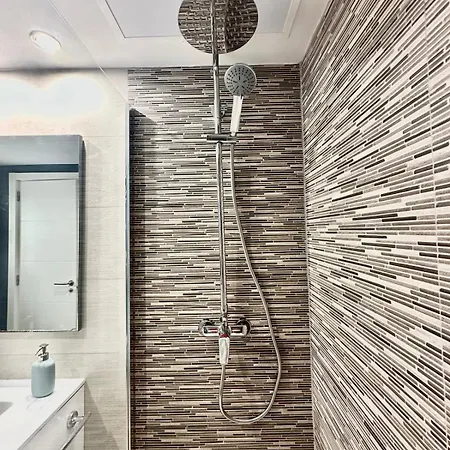 Candy Pop - Ac, High Speed Internet ,desk With Natural Light, Pool And Two Terraces Διαμέρισμα