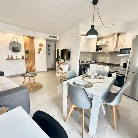 Διαμέρισμα Candy Pop - Ac, High Speed Internet ,desk With Natural Light, Pool And Two Terraces