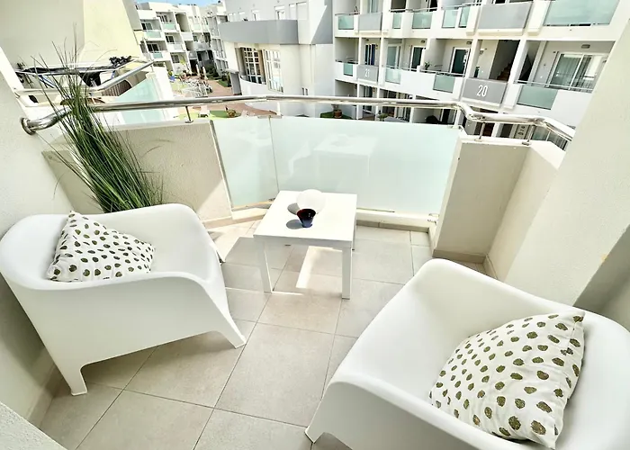 דירה Candy Pop - Ac, High Speed Internet ,desk With Natural Light, Pool And Two Terraces קורלחו