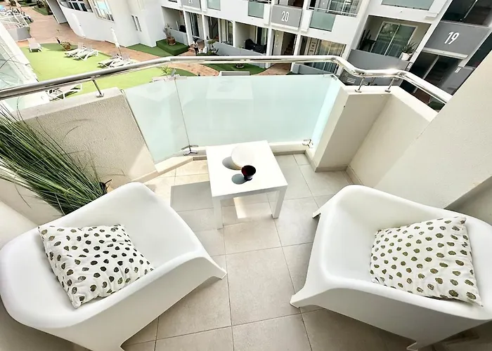 דירה Candy Pop - Ac, High Speed Internet ,desk With Natural Light, Pool And Two Terraces *