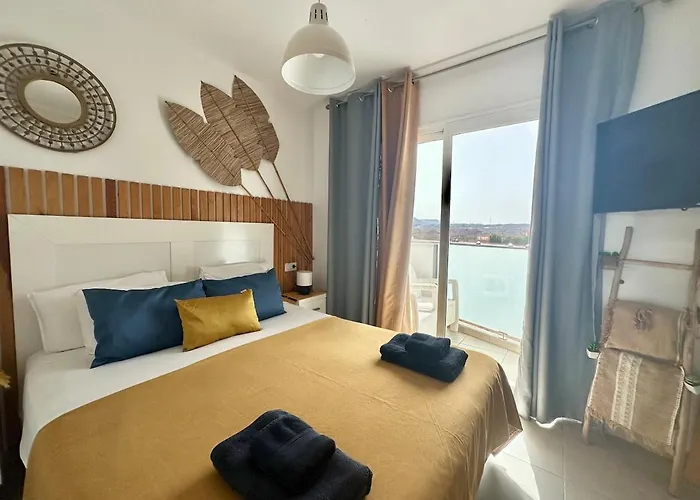 Candy Pop - Ac, High Speed Internet ,desk With Natural Light, Pool And Two Terraces *